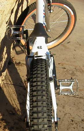 b20 pads clearance